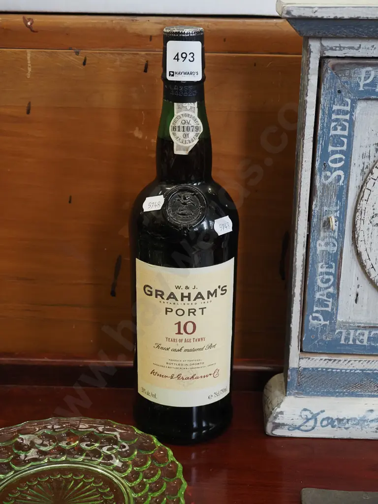 750ml bottle of Graham's Port Image 1++