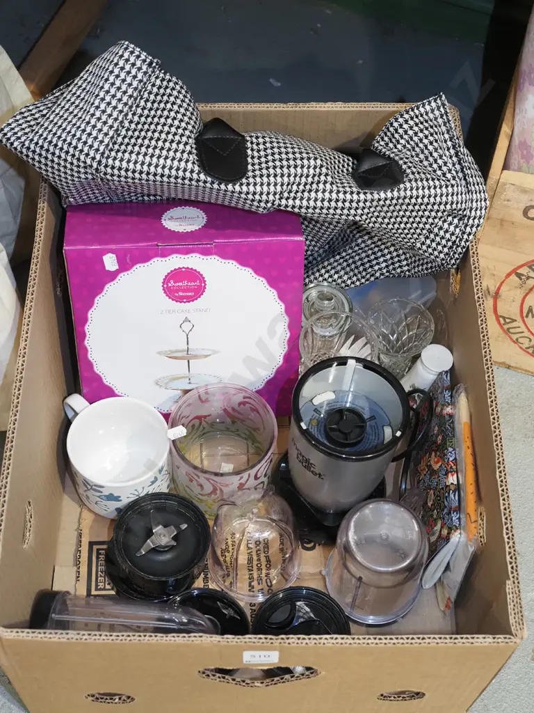 box; 2 tier cake stand, blender, glasses etc Image 1++