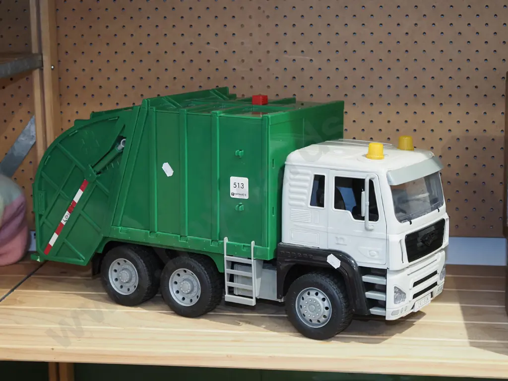 plastic toy dump truck Image 1++