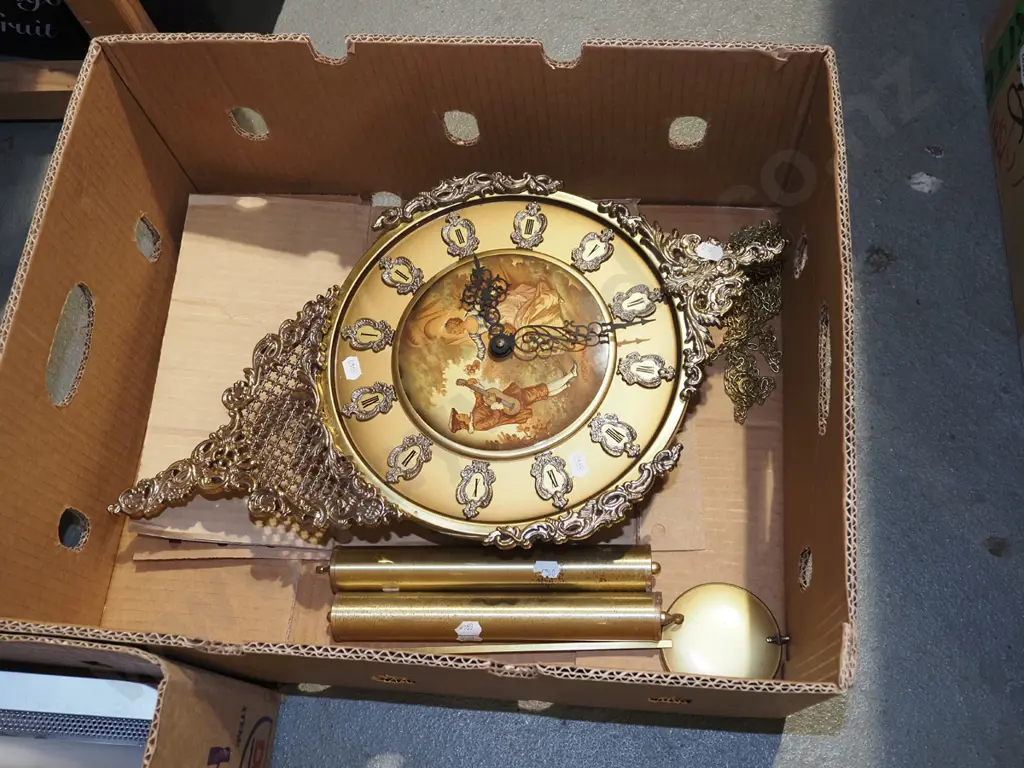 reproduction French themed classical style wall clock Image 1++