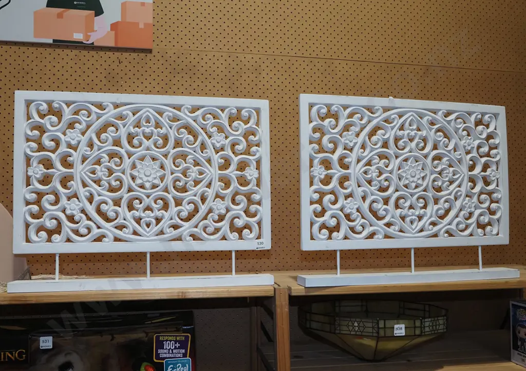 2x pierced work screens on stand H440 W570 Image 1++