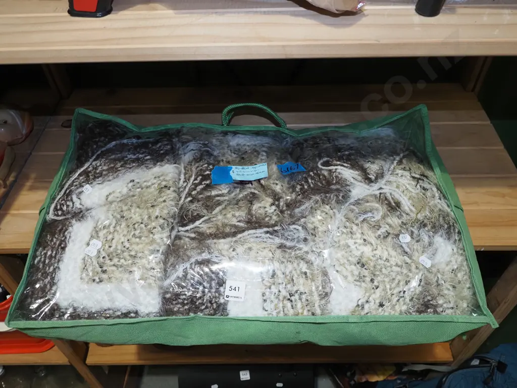 bag of 4x knitted squares 400x400 Image 1++