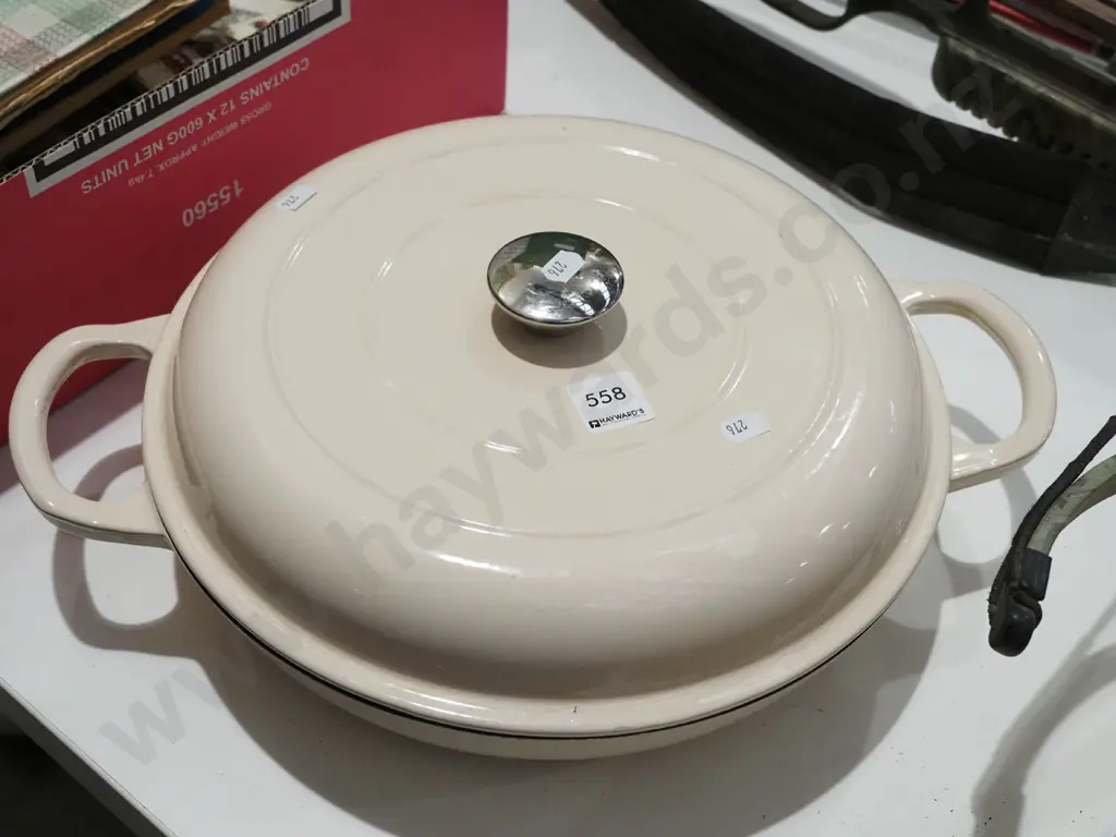 cast iron and enamel lidded frying pan Diam305 Image 1++