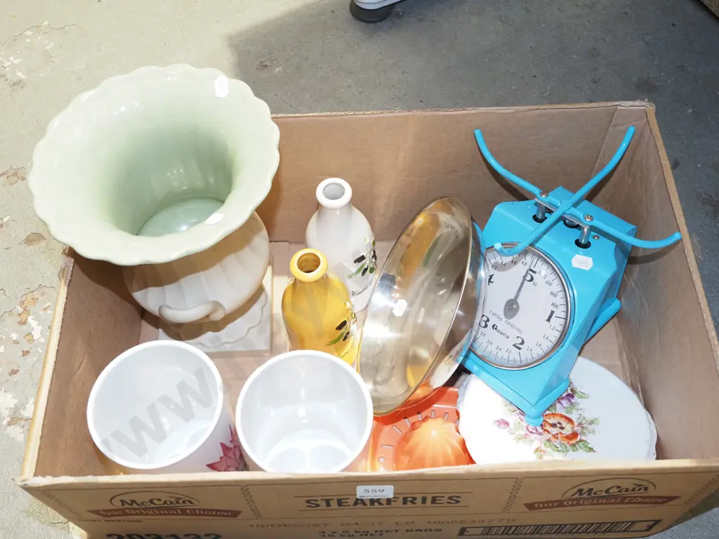 box; kitchen scales, vases, lemon squeezer etc Image 1++