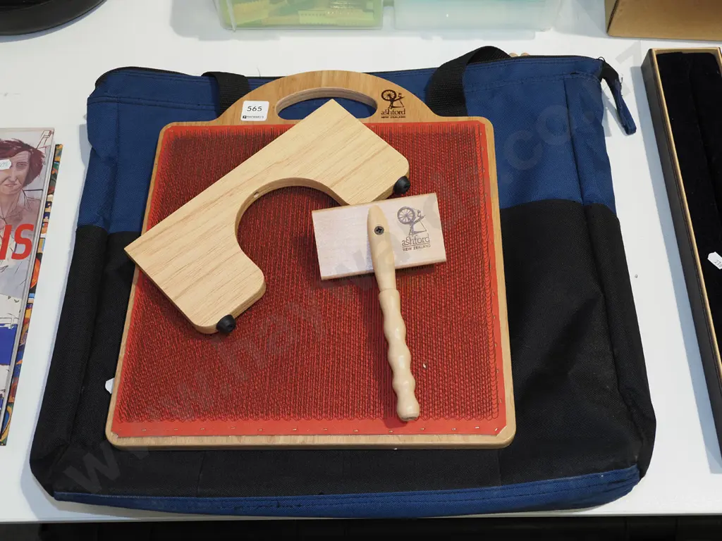 Ashford Wheels and Looms blending board and bag and accessories Image 1++