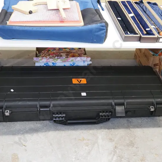 as new Accent industrial equipment/rifle case L1500
