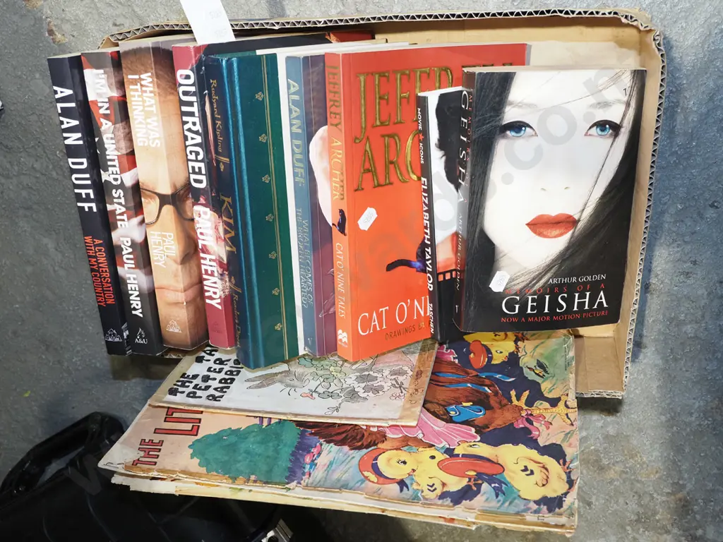 box of books Image 1++