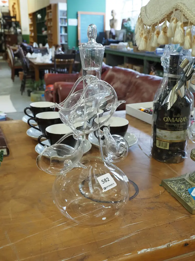 glass port decanter with 4 glass port mice Image 1++