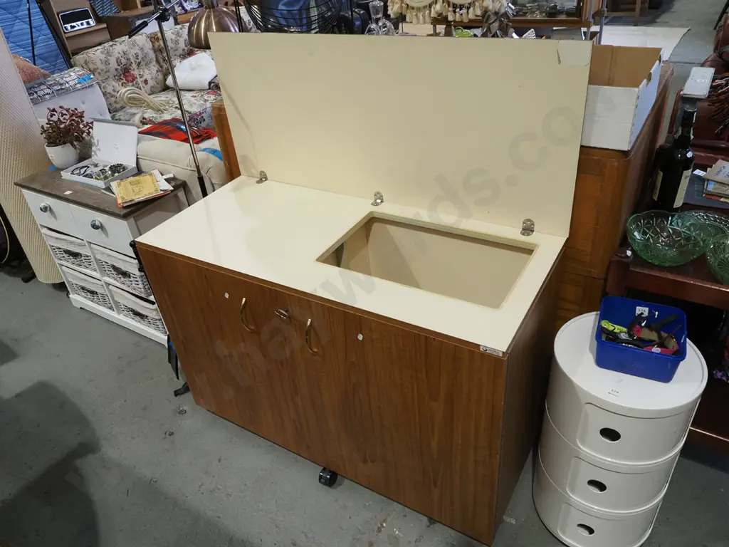 faux wood Horn sewing machine/sewing cabinet H770 W1100 D470 - Key in Office Image 1++