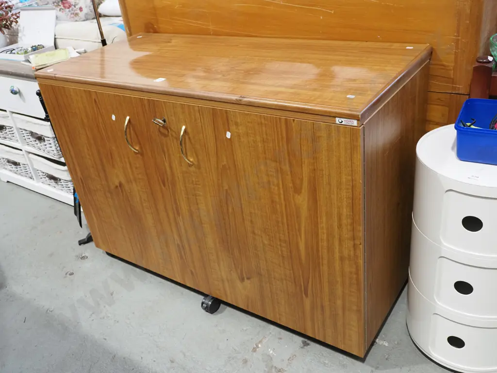 faux wood Horn sewing machine/sewing cabinet H770 W1100 D470 - Key in Office Image 1++
