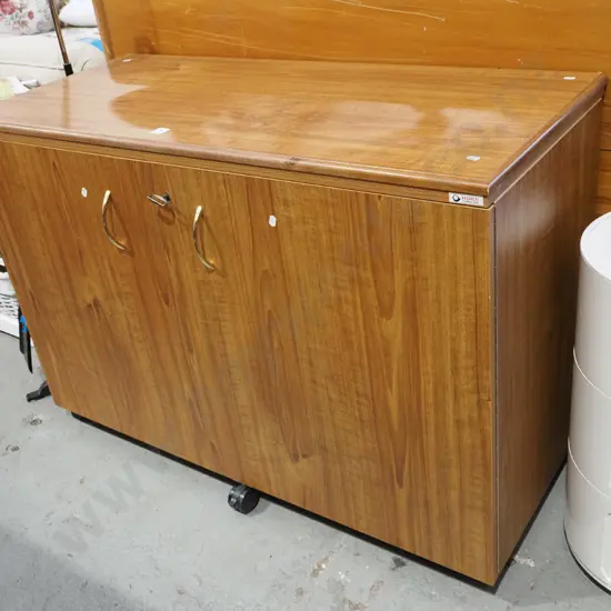 faux wood Horn sewing machine/sewing cabinet H770 W1100 D470 - Key in Office