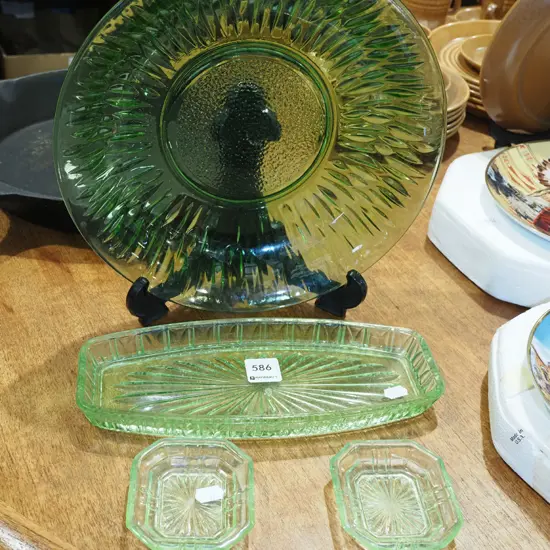 depression glass bowls, 3x small trays