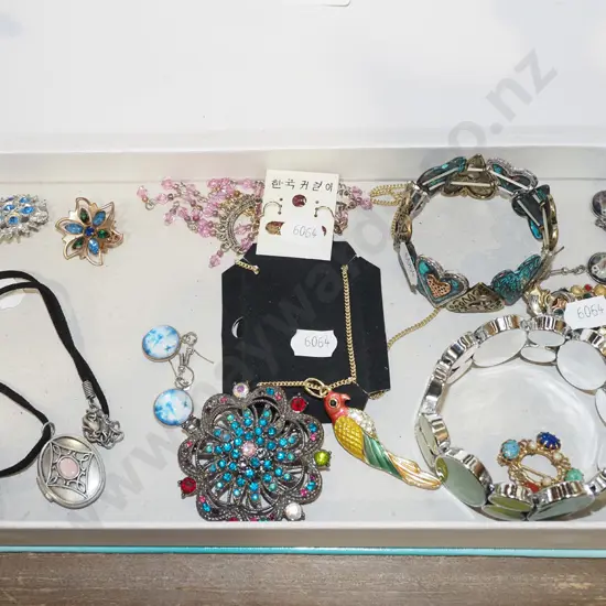 tray of costume jewellery