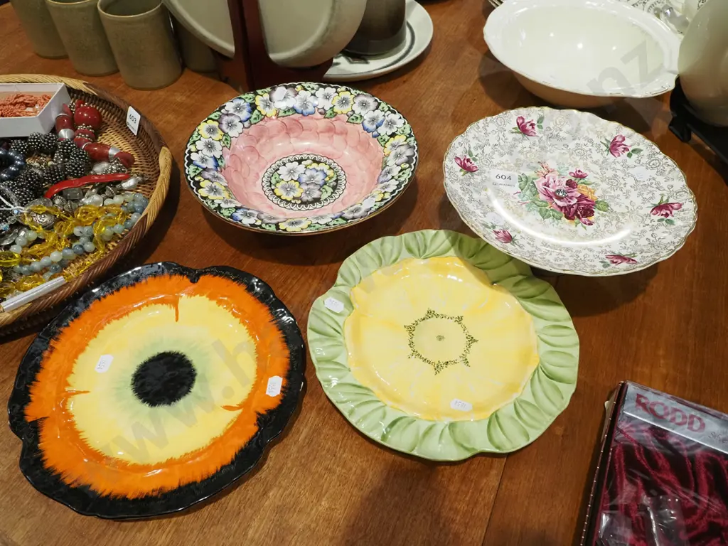 comport, Maling thumb print bowl, 2x floral plates Image 1++