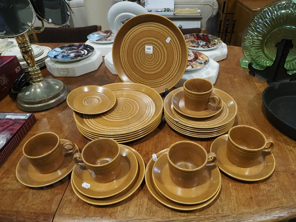 assorted Crown Lynn Saturn plates, cups, saucers Image 1++