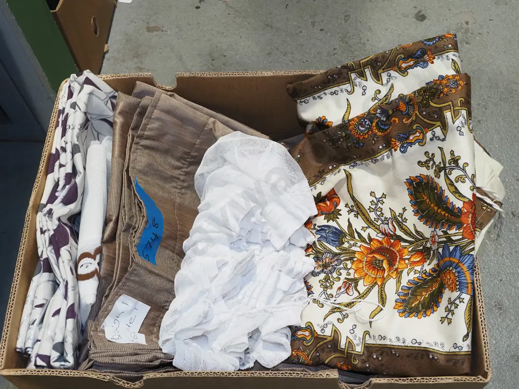 box; curtains Image 1++