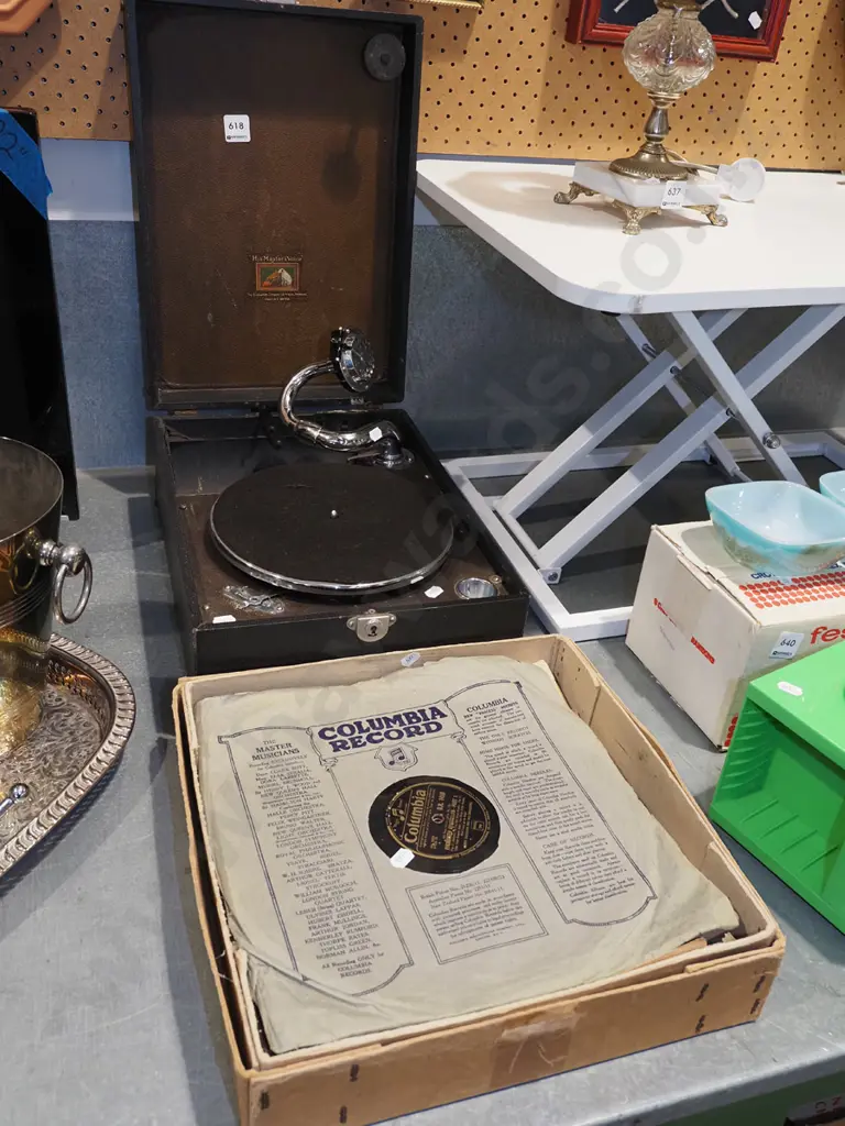table top gramophone, box of 78s - going Image 1++