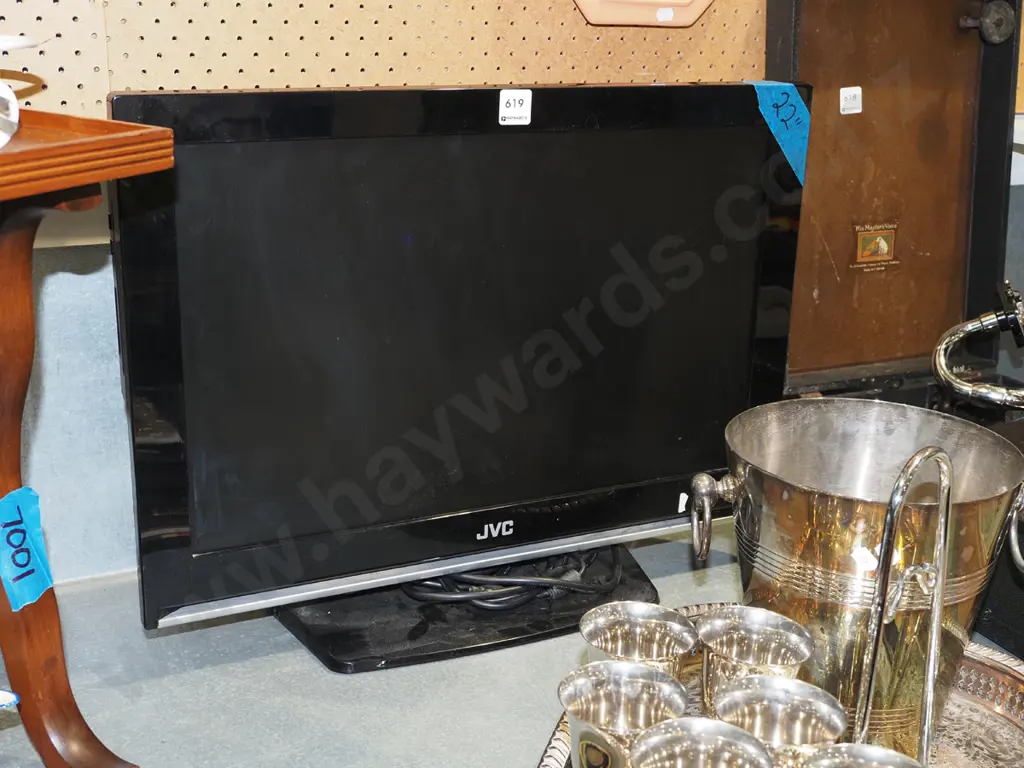 JVC 22" TV with in built DVD player Image 1++