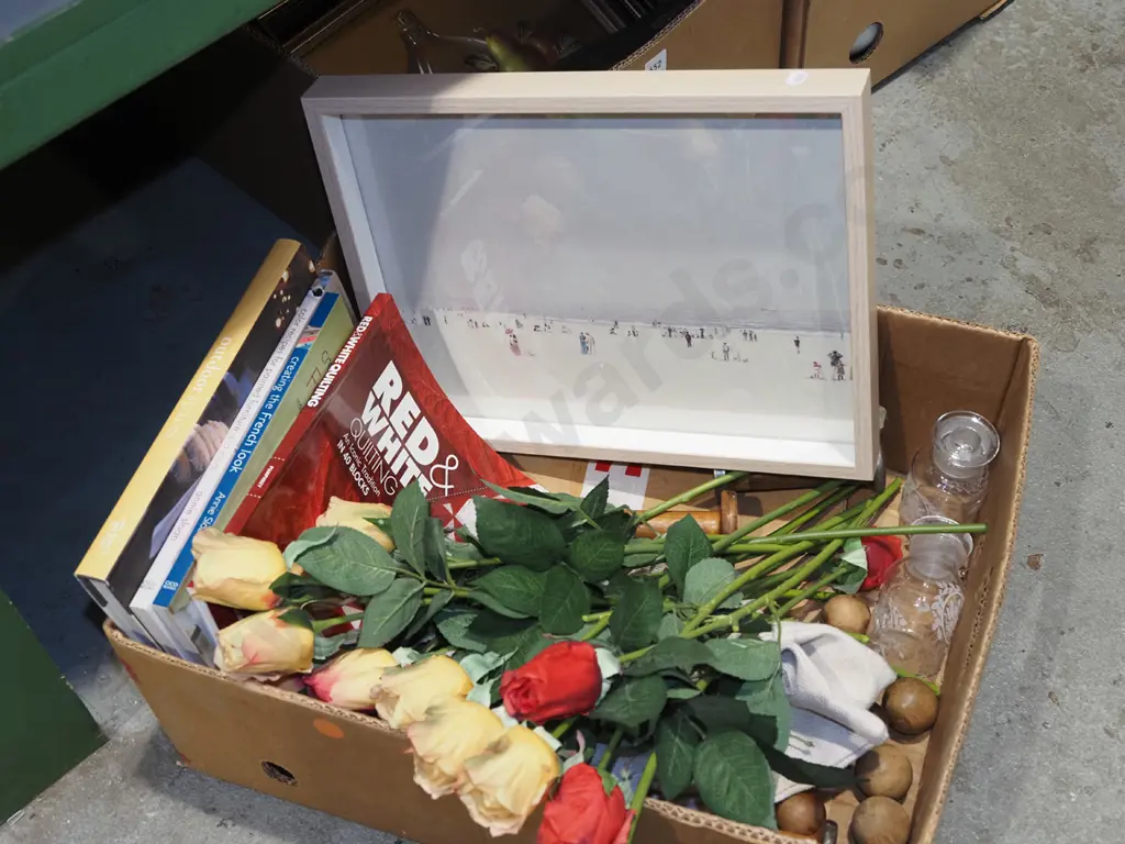 box; dried flowers, wooden bowls, framed print, books etc Image 1++