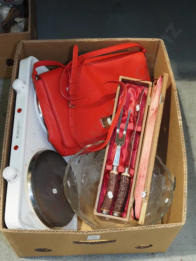 box; hand bags, hot plate, carving set, glass bowl Image 1++