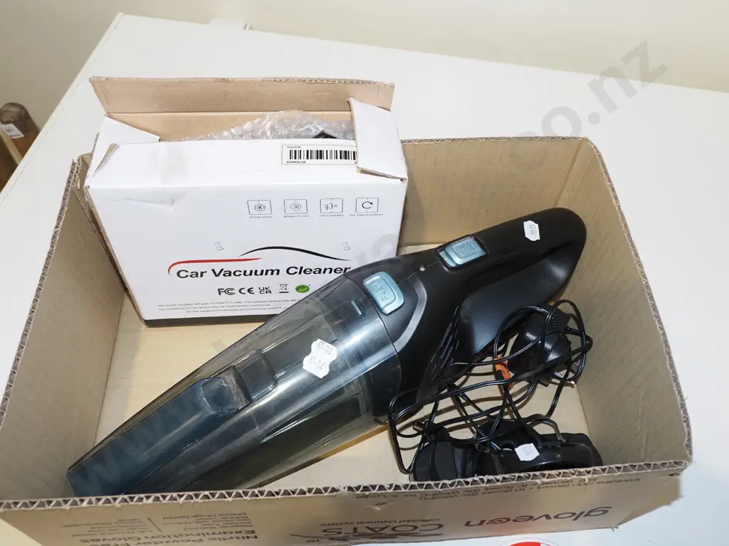 box; dust buster Image 1++