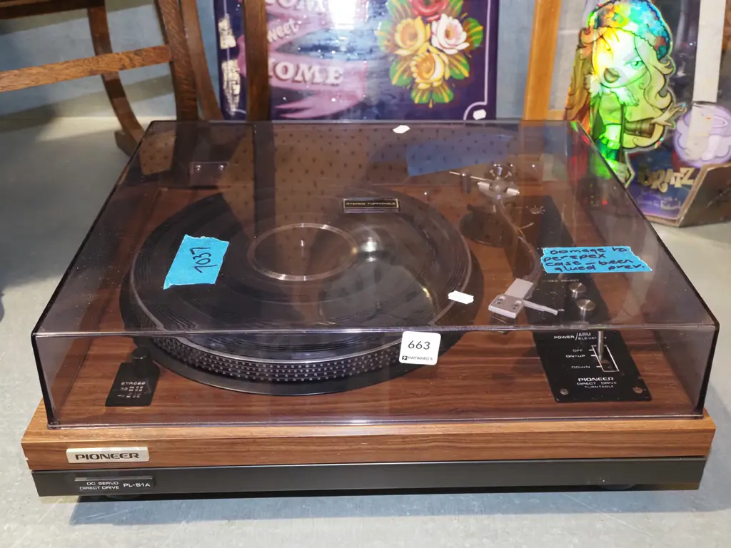 Pioneer PL/51A turntable - damage to perspex case Image 1++