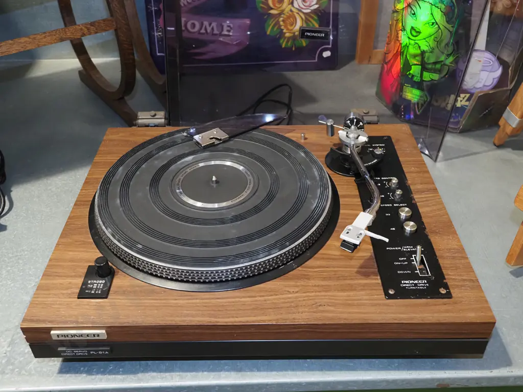 Pioneer PL/51A turntable - damage to perspex case Image 1++