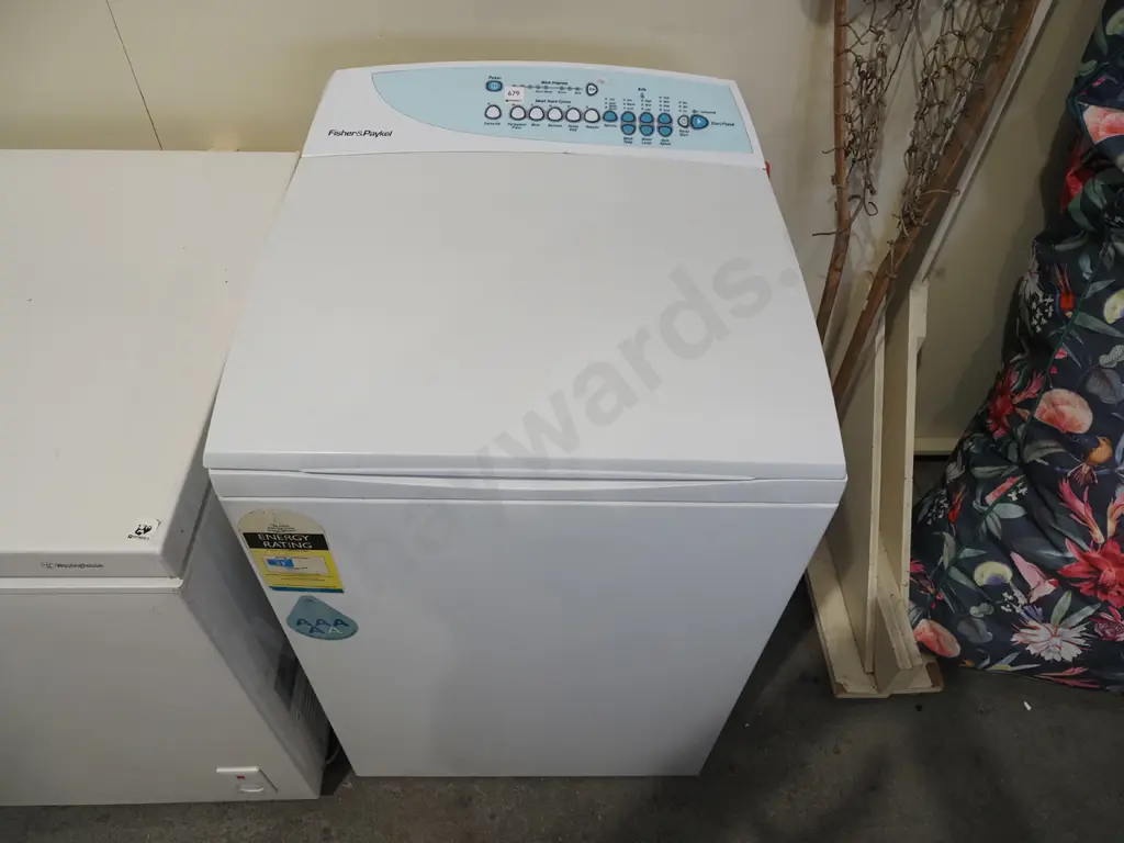 F&P top load washing machine Image 1++
