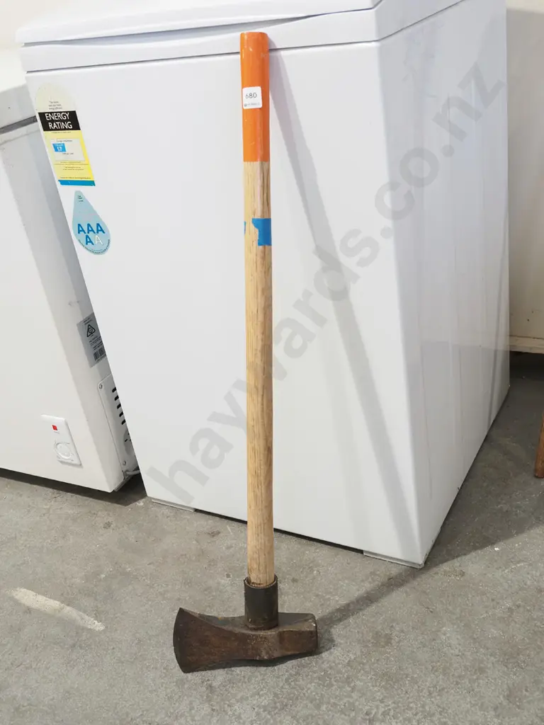 wooden handled log splitter Image 1++
