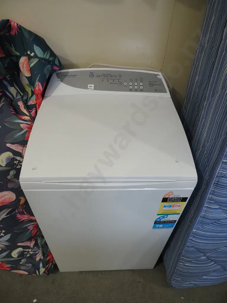 F&P Quicksmart 6kg top load washing machine Image 1++