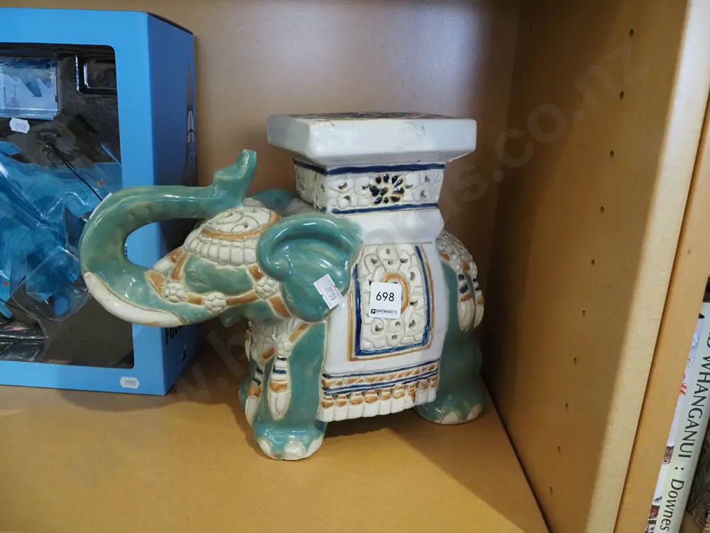 small ceramic elephant plant stand H260 Image 1++