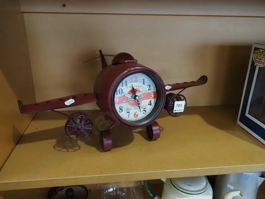 plane themed mantel clock - no glass face Image 1++