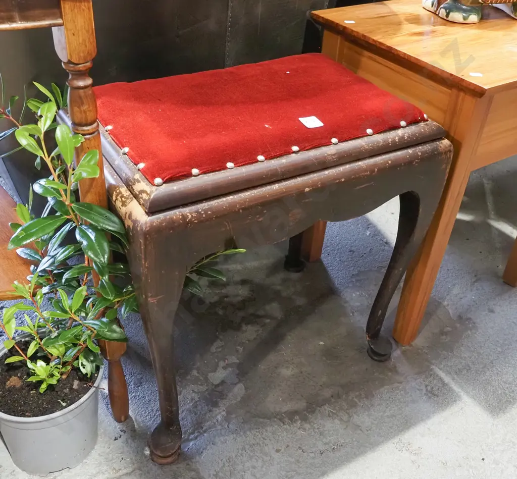 upholstered piano stool Image 1++