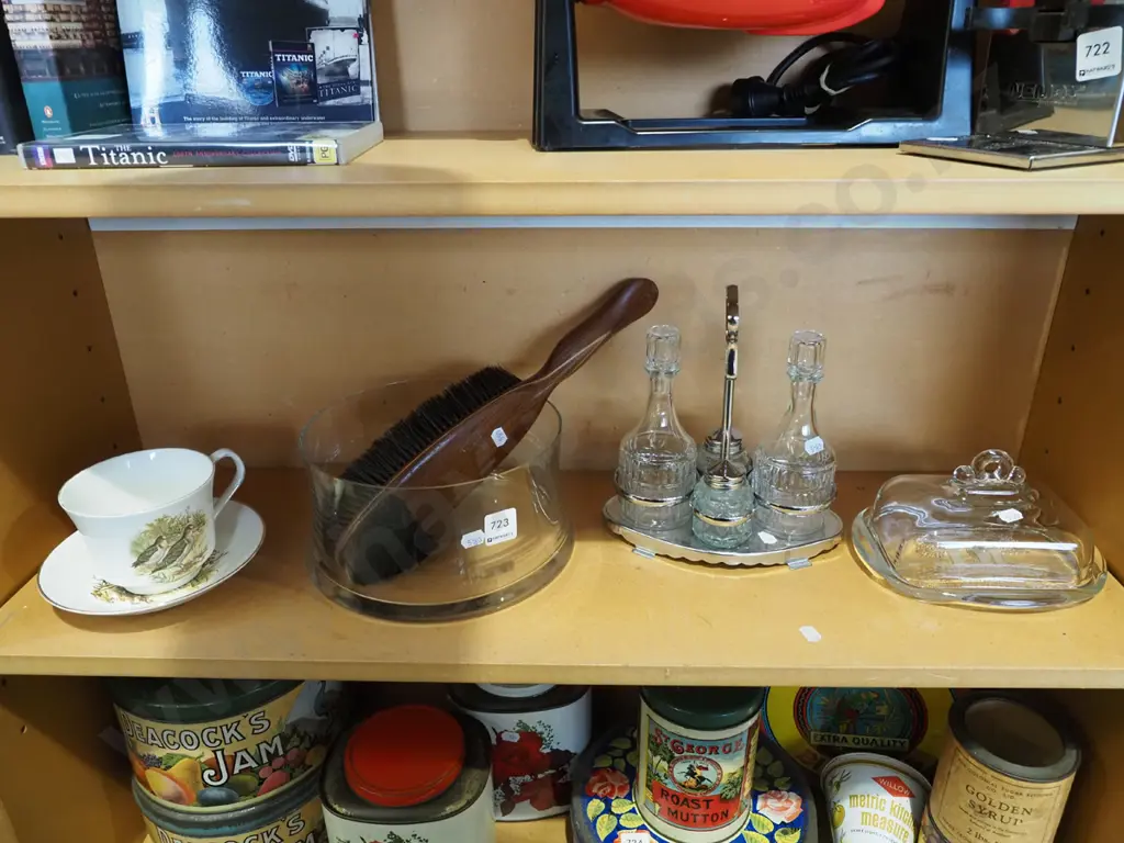 shelf; condiment set, cheese cover dish, cocoa mug etc Image 1++