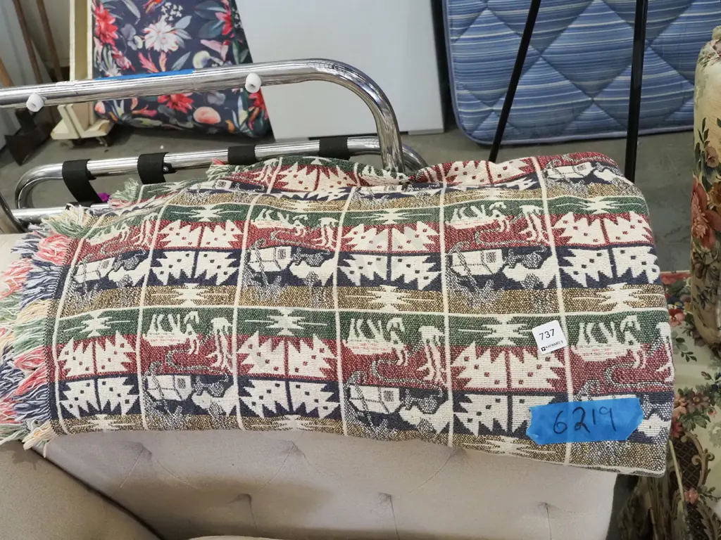 cotton patterned throw Image 1++