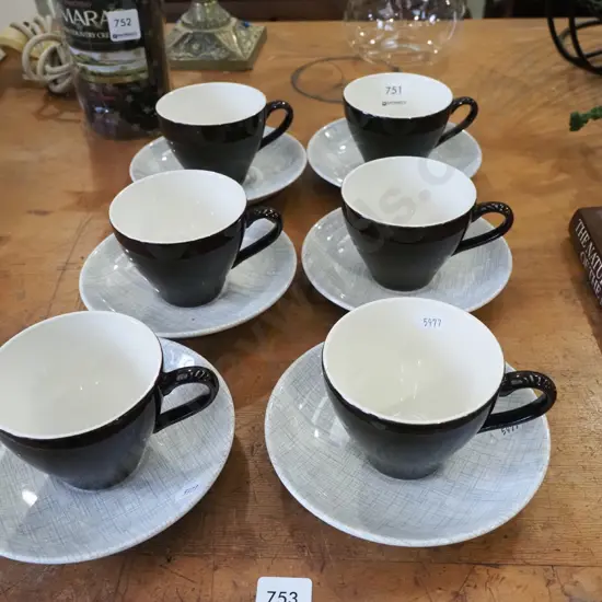 6x Fabrique cups and saucers