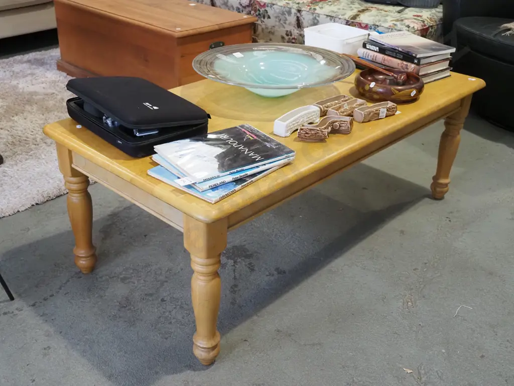 Indonesian hardwood coffee table H435 W1220 D600 Image 1++