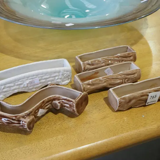 5x small Wade trough vases L15