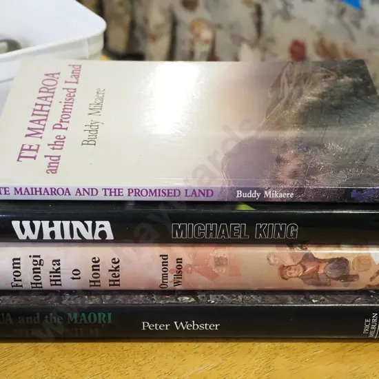4x NZ Maori books