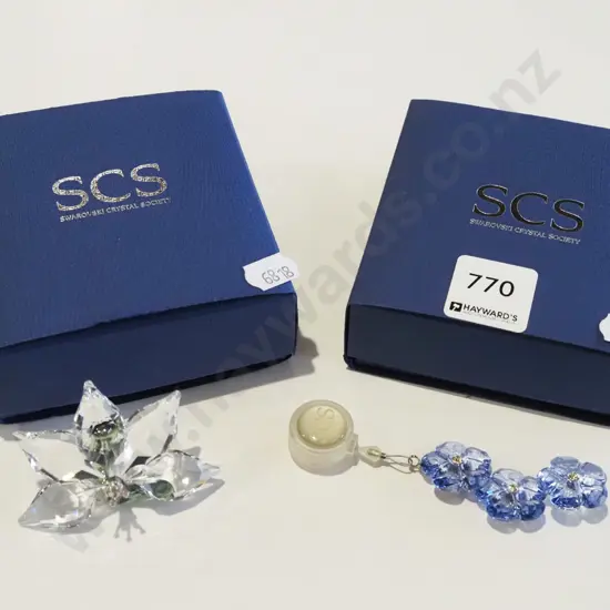2x boxed Swarovski crystal ornaments - flowers