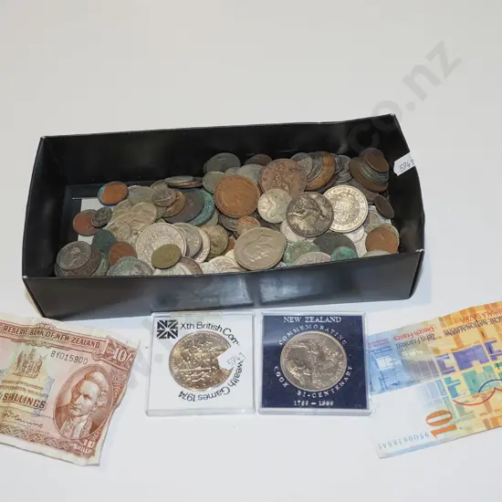 box; coins & bank notes