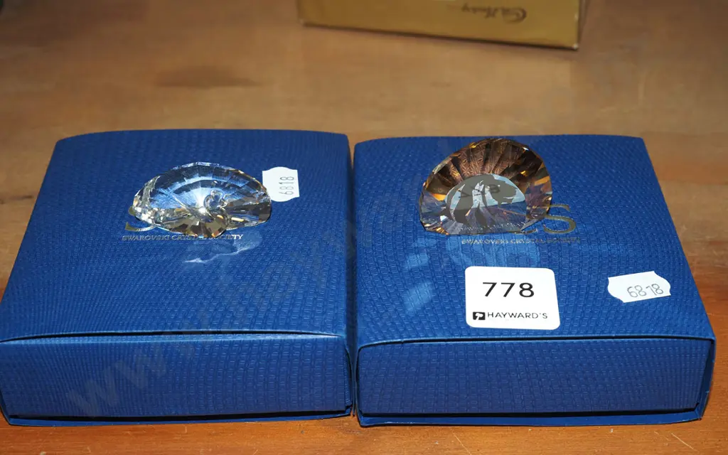 2x boxed Swarovski crystal ornaments - lion & swan on prisms Image 1++
