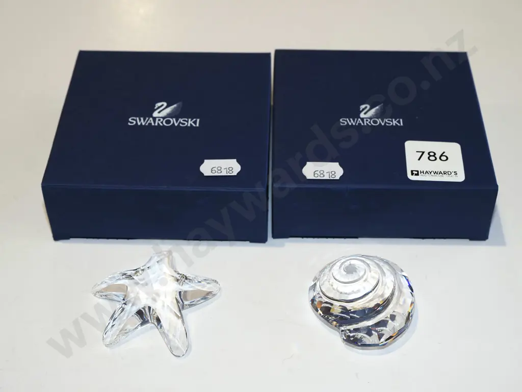 2x boxed Swarovski crystal ornaments - star fish & shell Image 1++
