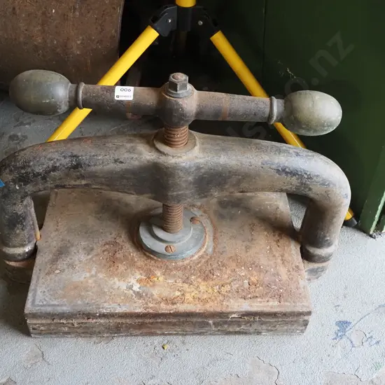 restorer's vintage book press