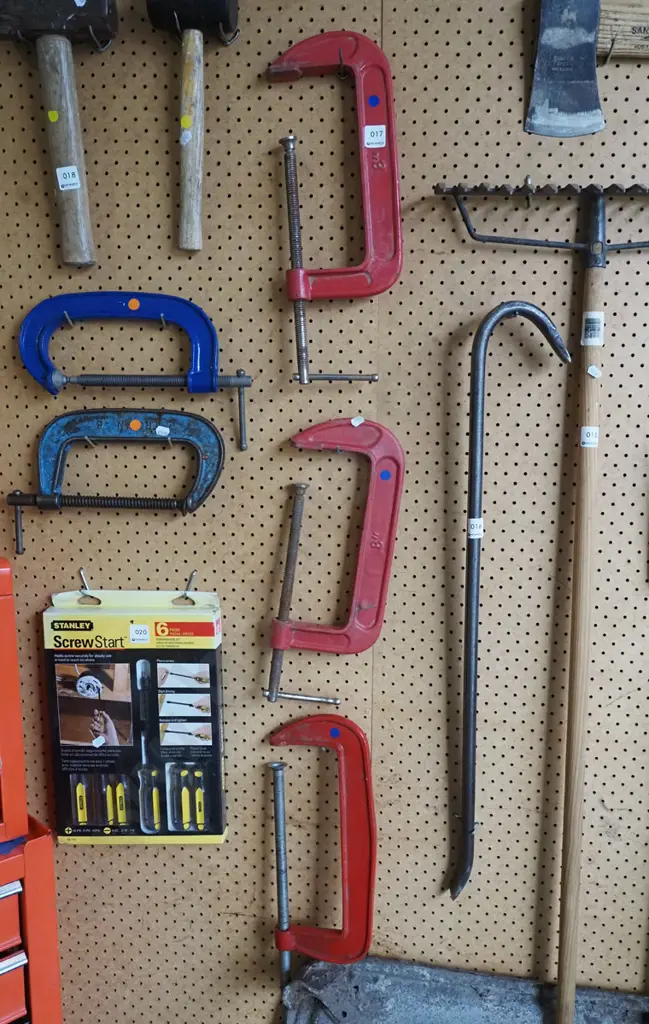 3x G clamps - blue dots Image 1++