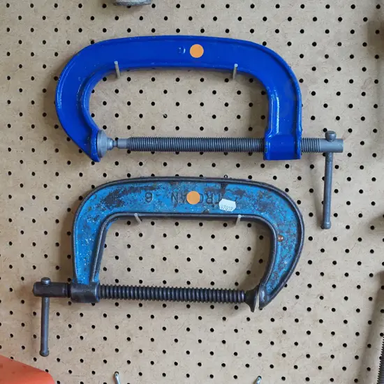 2x G clamps - orange dots