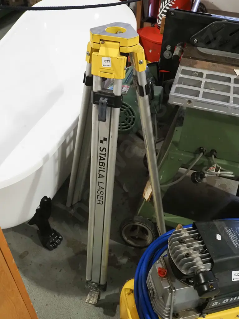Stabila laser level tripod Image 1++