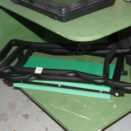 garden kneeler