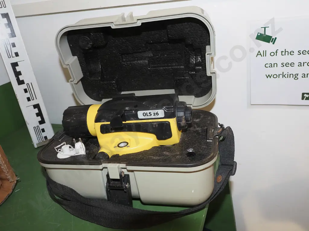 Stabila OLS 26 automatic optical dumpy level with levelling rod Image 1++