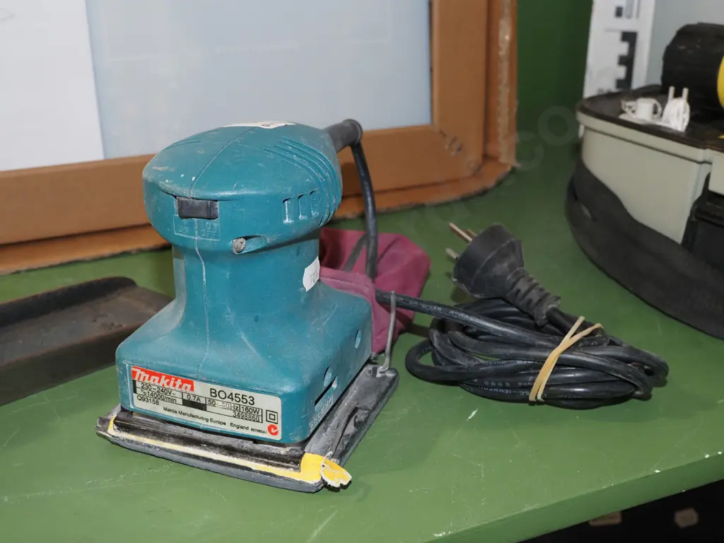 Makita finishing sander Image 1++